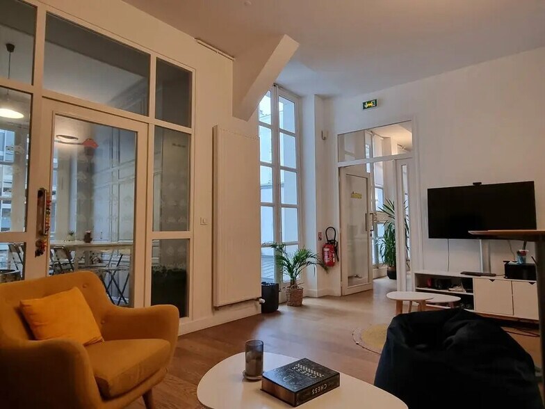 Bureau dans Paris à louer - Photo de l’immeuble – Image 1 sur 11