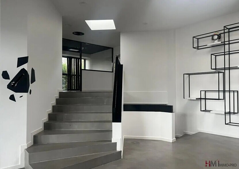 Bureau dans Mont-Saint-Aignan à louer - Photo intérieure – Image 2 sur 8