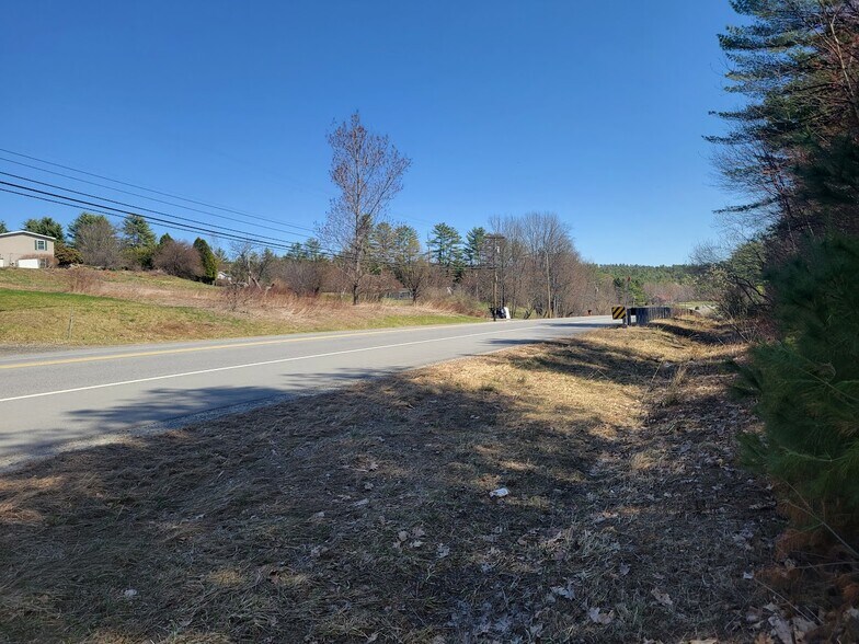 680-2 680-2 John Stark Hwy, Newport, NH à vendre - Photo principale – Image 1 sur 4