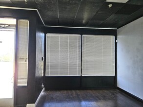 1110 W Kettleman Ln, Lodi, CA à louer Photo intérieure– Image 1 sur 5