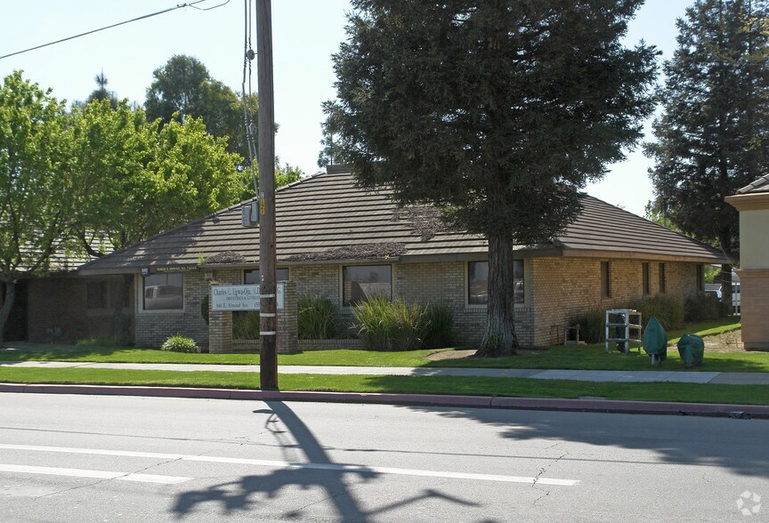 840 E Almond Ave, Madera, CA à louer - Photo de l’immeuble – Image 3 sur 4