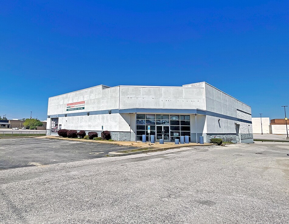 317 Lincoln Hwy, Fairview Heights, IL à louer Photo principale– Image 1 sur 21