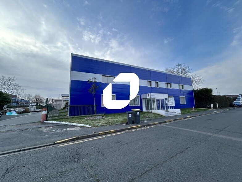 Industriel/Logistique dans Achères à vendre - Photo de l’immeuble – Image 2 sur 12