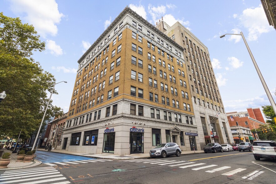 955 Main St, Bridgeport, CT à vendre - Photo de l’immeuble – Image 2 sur 27