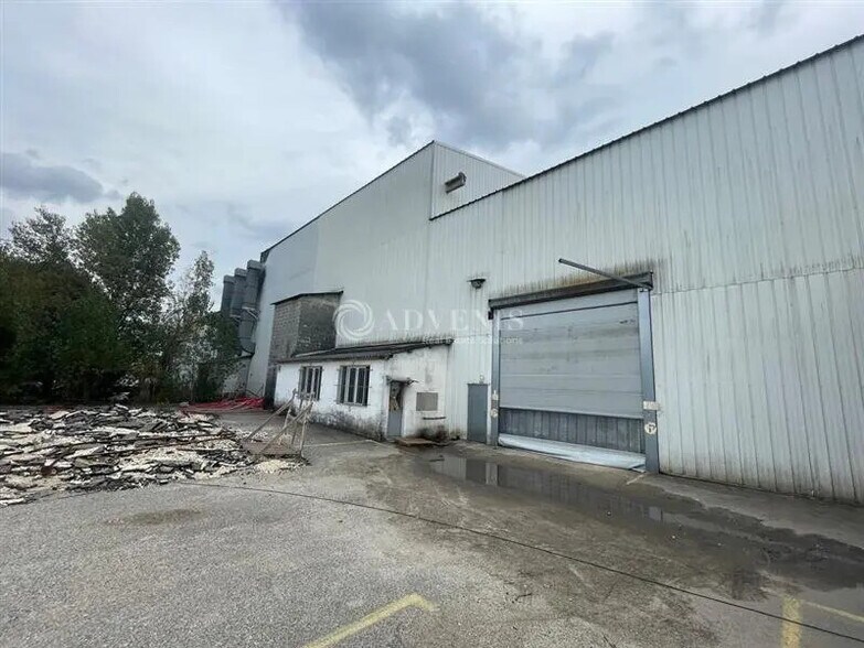 Local d'activités dans Mérignac à vendre - Photo de l’immeuble – Image 2 sur 5