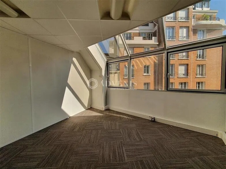 Bureau dans Boulogne-Billancourt à louer - Photo de l’immeuble – Image 3 sur 9