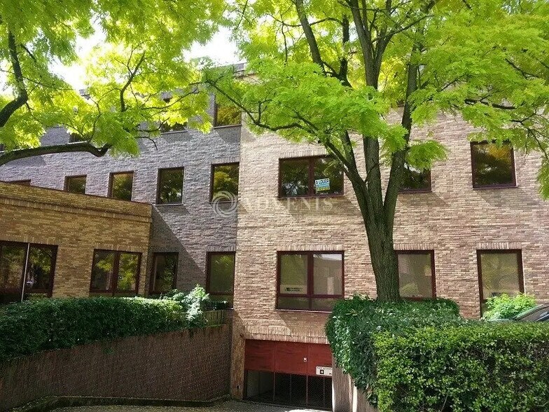 Bureau dans Saint-Germain-en-Laye à louer - Photo de l’immeuble – Image 2 sur 18