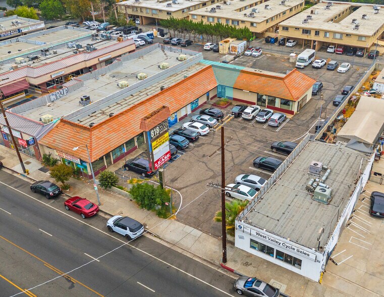 20200 Saticoy St, Winnetka, CA à louer - Photo de l’immeuble – Image 2 sur 11
