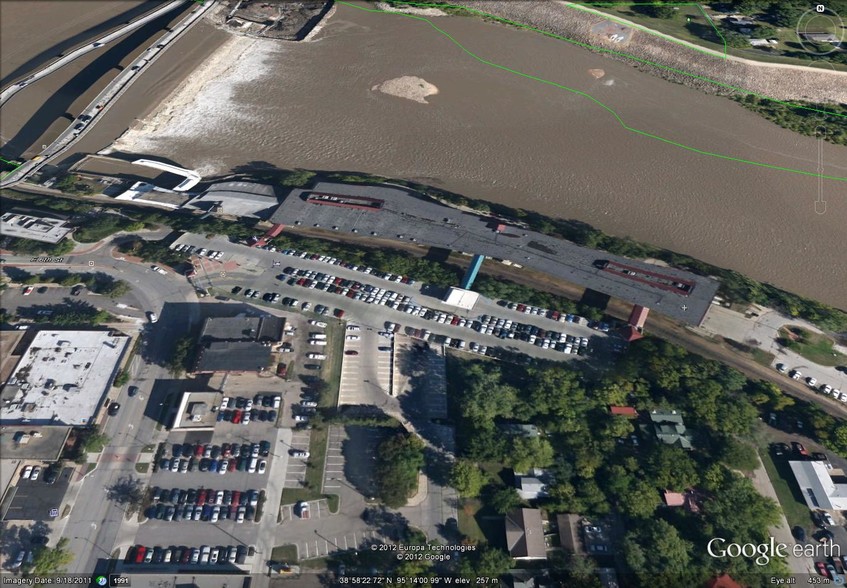 1 Riverfront Plz, Lawrence, KS à vendre - Photo de l’immeuble – Image 1 sur 2