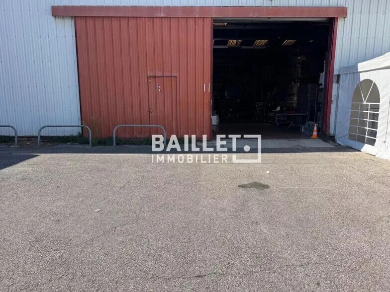 Industriel/Logistique dans Contes à louer - Photo de l’immeuble – Image 1 sur 7