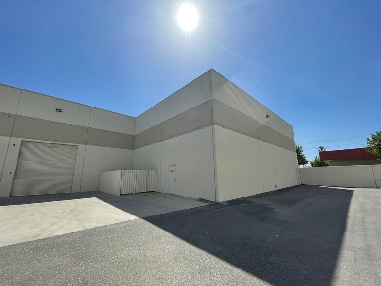 10675 San Sevaine Way, Jurupa Valley, CA à vendre - Photo de l’immeuble – Image 3 sur 8