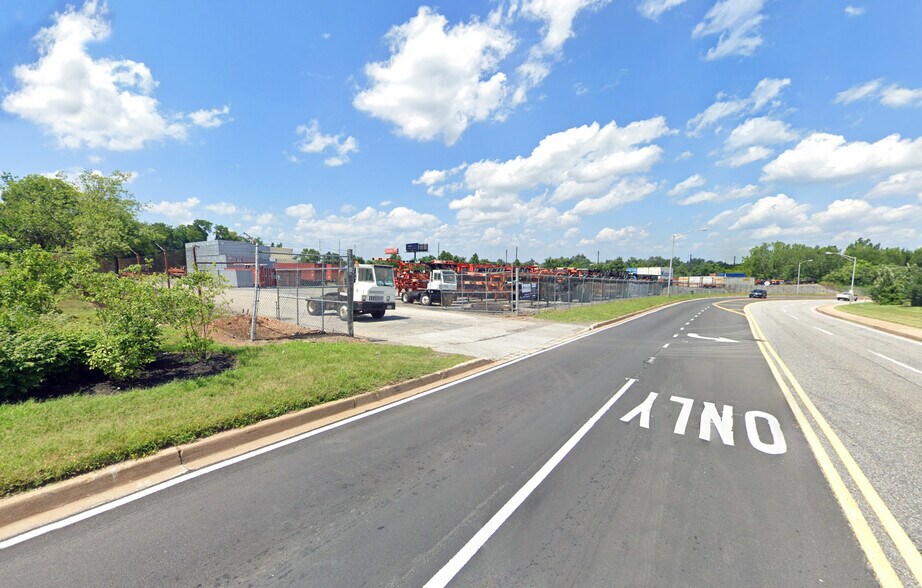 5600 E Lombard St, Baltimore, MD à louer - Photo de l’immeuble – Image 3 sur 7