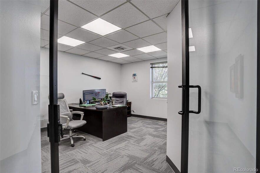 2700 S Shoshone St, Englewood, CO à vendre - Photo intérieure – Image 3 sur 25