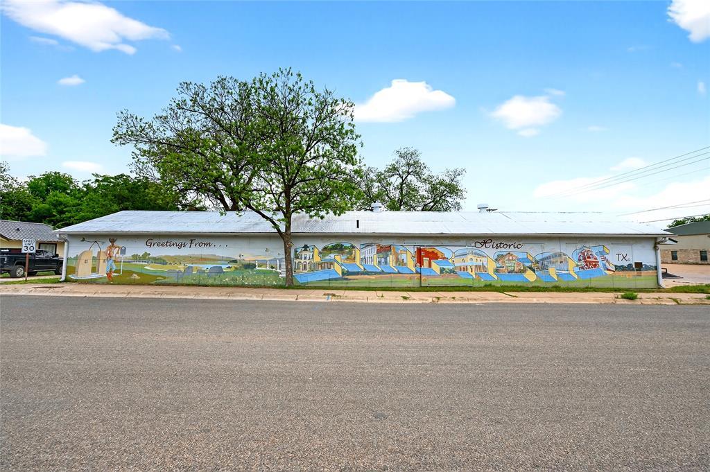 401 E 6th St, Lampasas, TX à vendre Photo principale– Image 1 sur 12