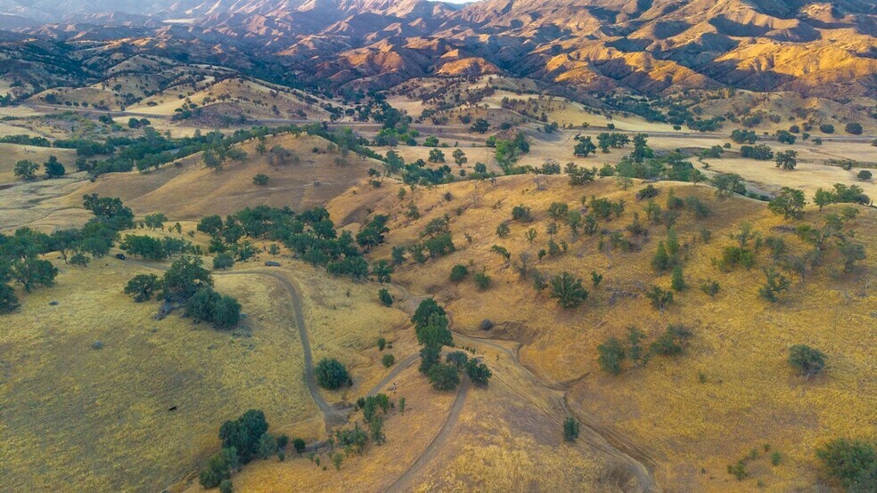 47069 Crump Ln, Coalinga, CA à vendre - Aérien – Image 2 sur 13