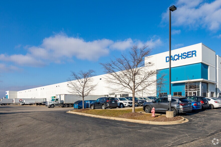 2000 Arthur Ave, Elk Grove Village, IL à louer - Photo de l’immeuble – Image 3 sur 5