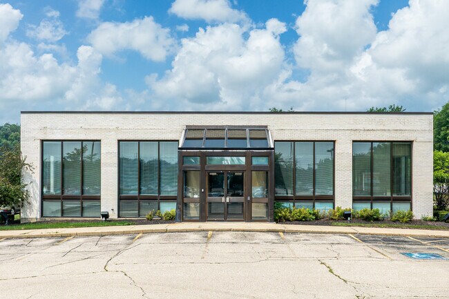 Plus de détails pour 151 E Irving Park Rd, Streamwood, IL - Local commercial à vendre
