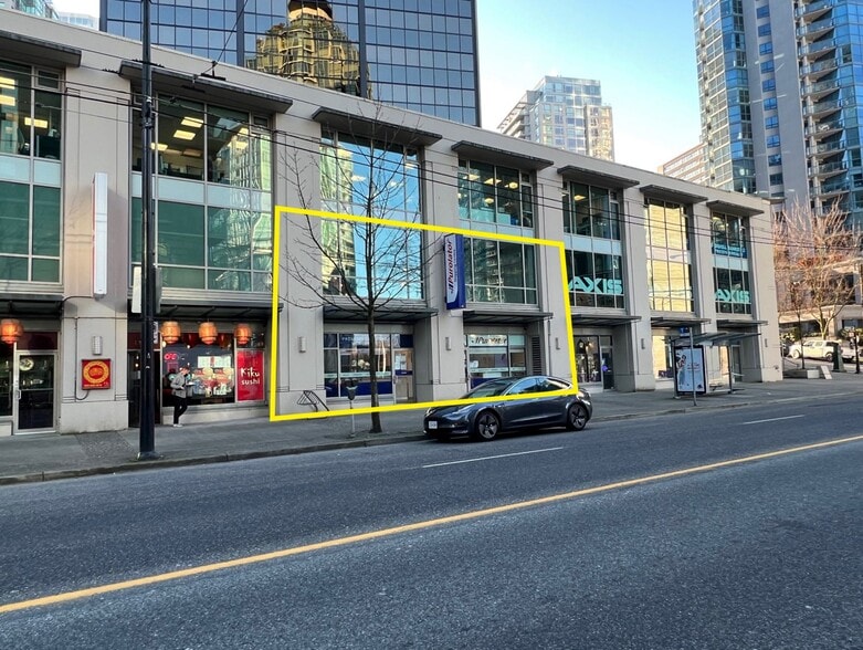 1376-1378 Pender St W, Vancouver, BC à vendre - Photo de l’immeuble – Image 1 sur 7