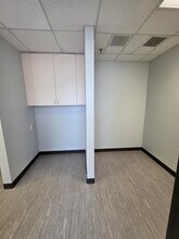 4102 Woodlawn Ave, Pasadena, TX à louer Photo intérieure– Image 2 sur 11