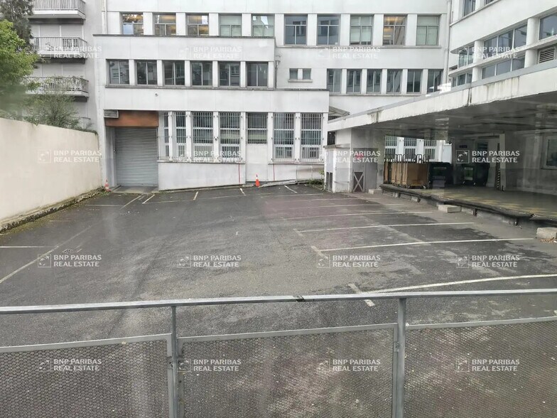 Local d’activités dans Paris à louer - Photo de l’immeuble – Image 1 sur 1