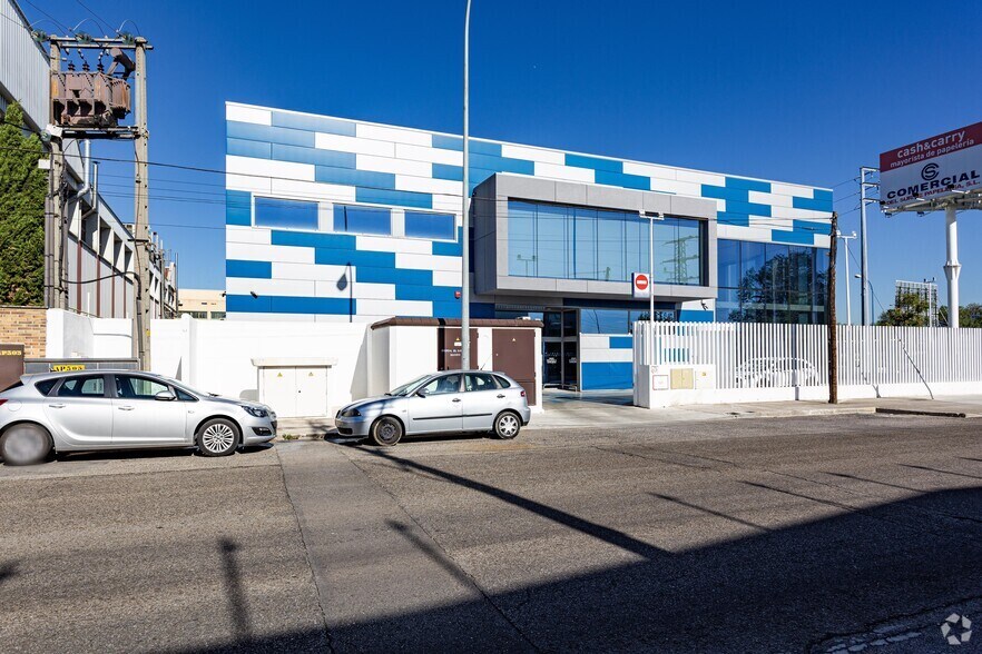 Calle Ramón y Cajal, 31, Leganés, Madrid à louer - Photo de l’immeuble – Image 2 sur 3