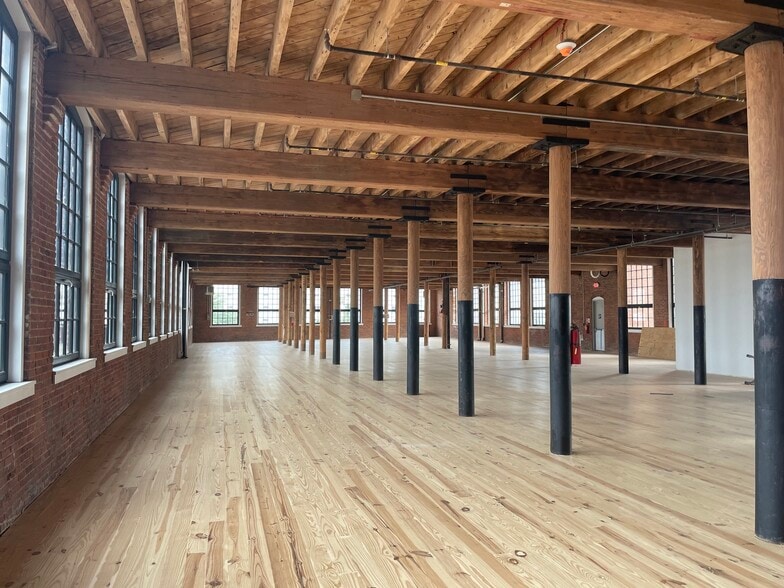 222 Lake Ave, Yonkers, NY à louer - Photo intérieure – Image 1 sur 13