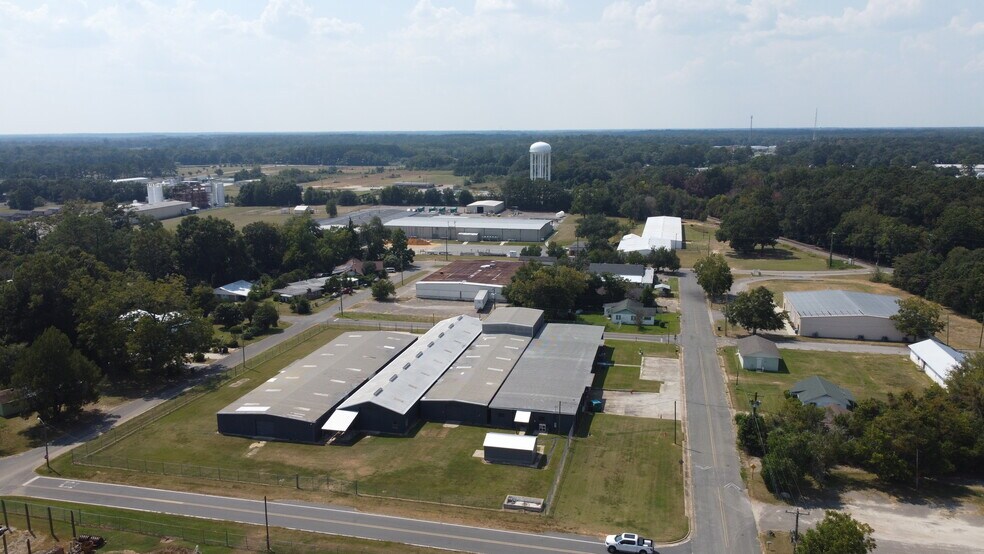 1811 Florida Ave, Quincy, FL à louer - Photo de l’immeuble – Image 3 sur 29