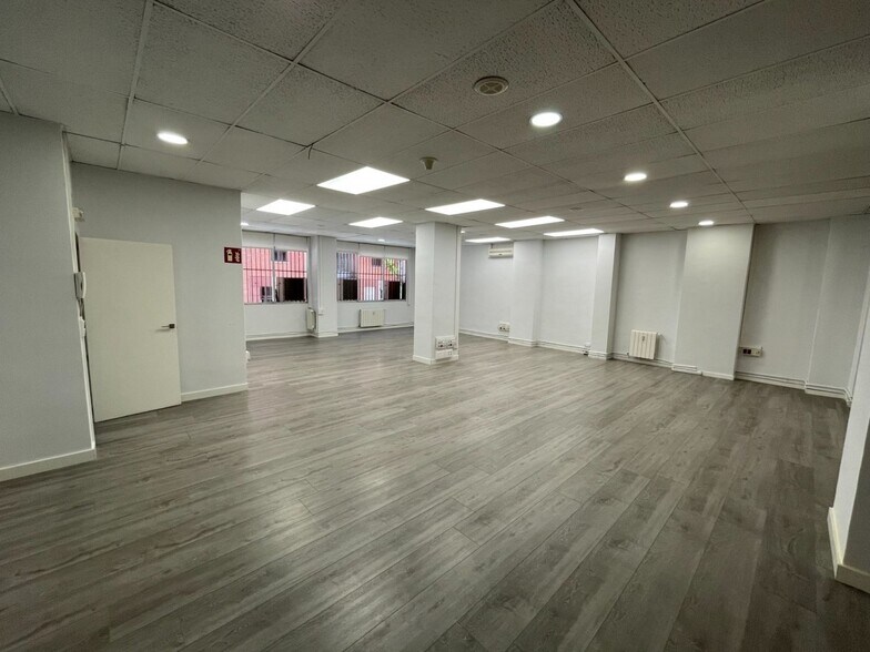 Immeuble residentiel dans Madrid, Madrid à vendre - Photo intérieure – Image 2 sur 7