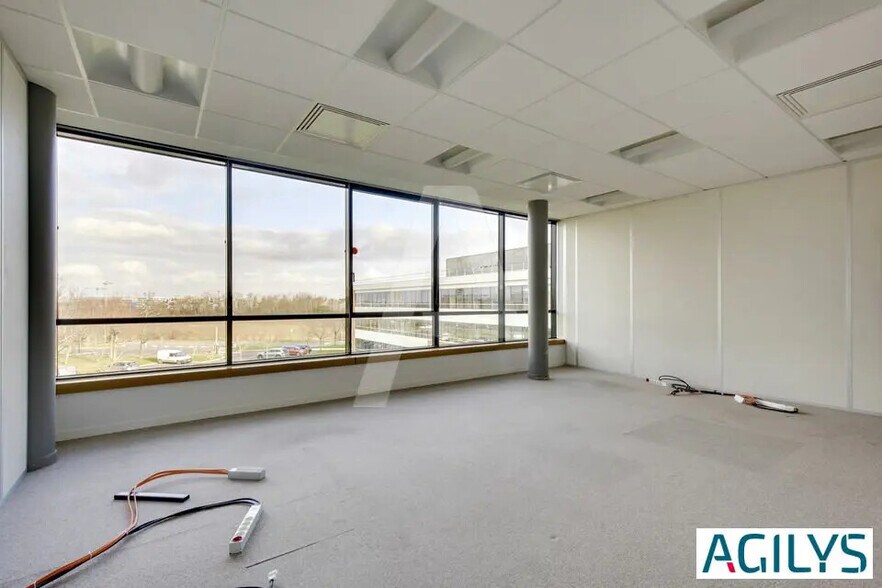 Bureau dans Saclay à louer - Photo de l’immeuble – Image 3 sur 12