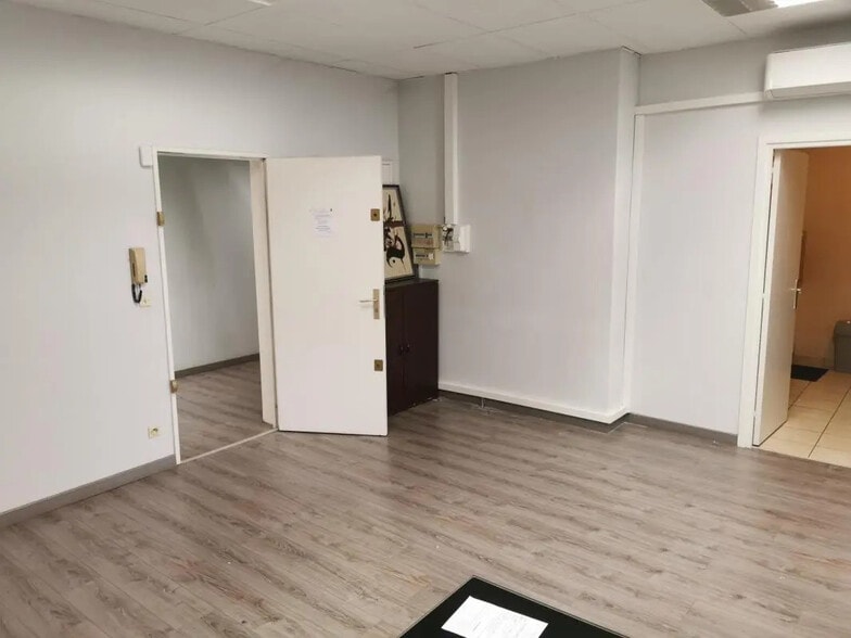 Bureau dans Mougins à louer - Photo de l’immeuble – Image 2 sur 5