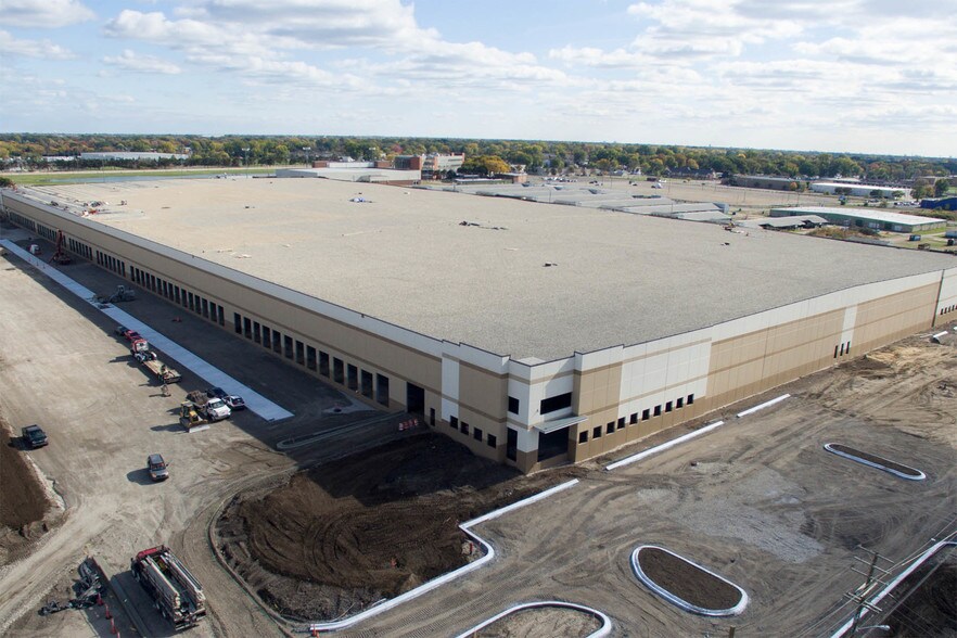 1400 E 10 Mile Rd, Hazel Park, MI à louer - Photo de l’immeuble – Image 2 sur 14