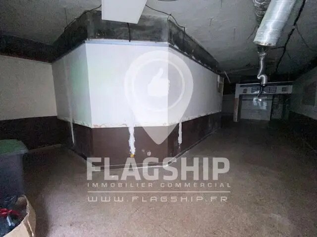 Local commercial dans Paris à louer Photo de l’immeuble– Image 1 sur 8