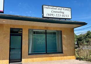 441 Millstone Rd, Clarksburg, NJ à louer Photo de l’immeuble– Image 1 sur 7