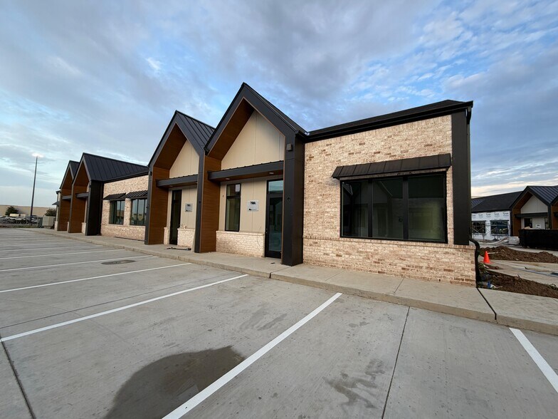 5251 Katy Mills Cir, Katy, TX à louer - Photo de l’immeuble – Image 1 sur 20