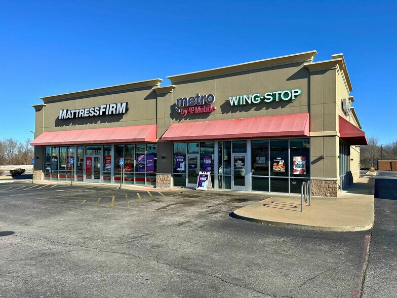 2718 N Kansas Expy, Springfield, MO à louer - Photo de l’immeuble – Image 2 sur 5