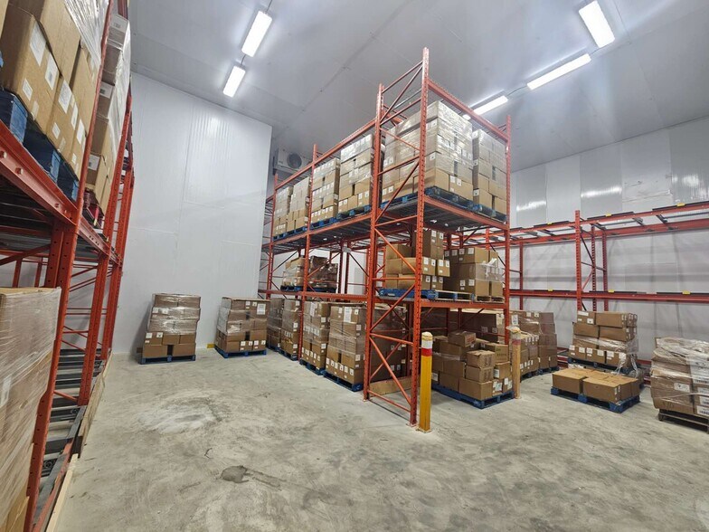 68 Leek Cres, Richmond Hill, ON à louer - Photo de l’immeuble – Image 3 sur 4