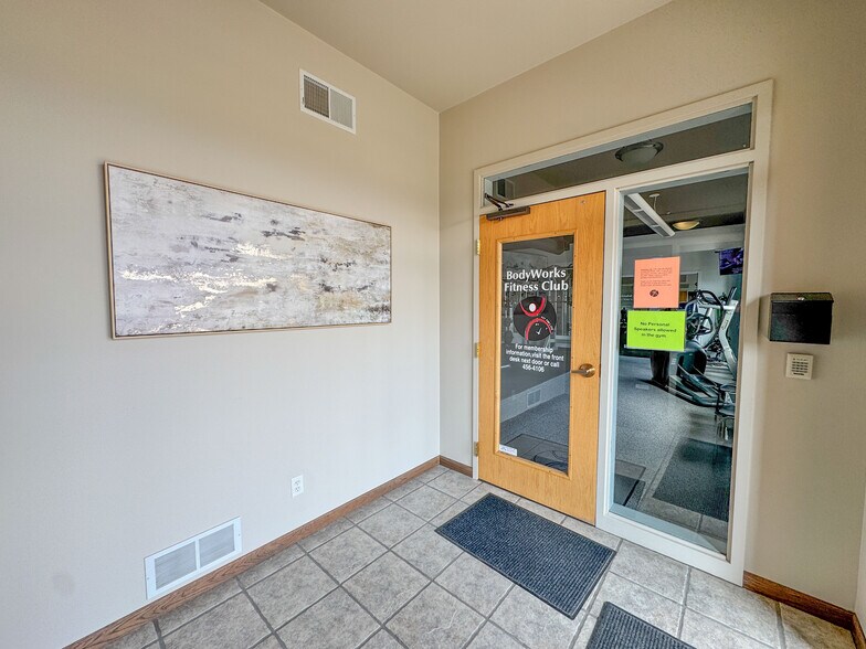 808 4th St NE, Hampton, IA à vendre - Photo de l’immeuble – Image 3 sur 49