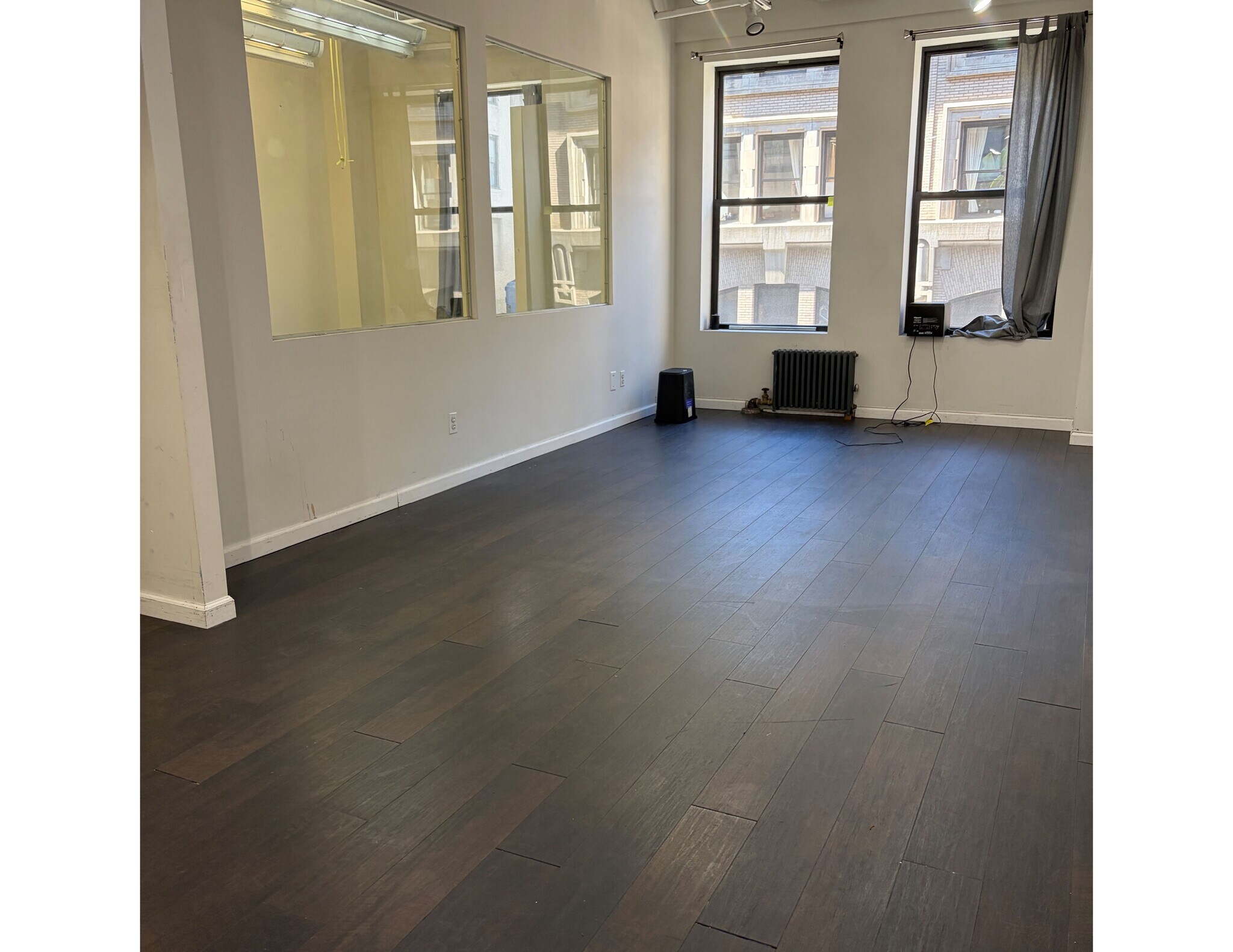 237 W 37th St, New York, NY à louer Photo intérieure– Image 1 sur 2