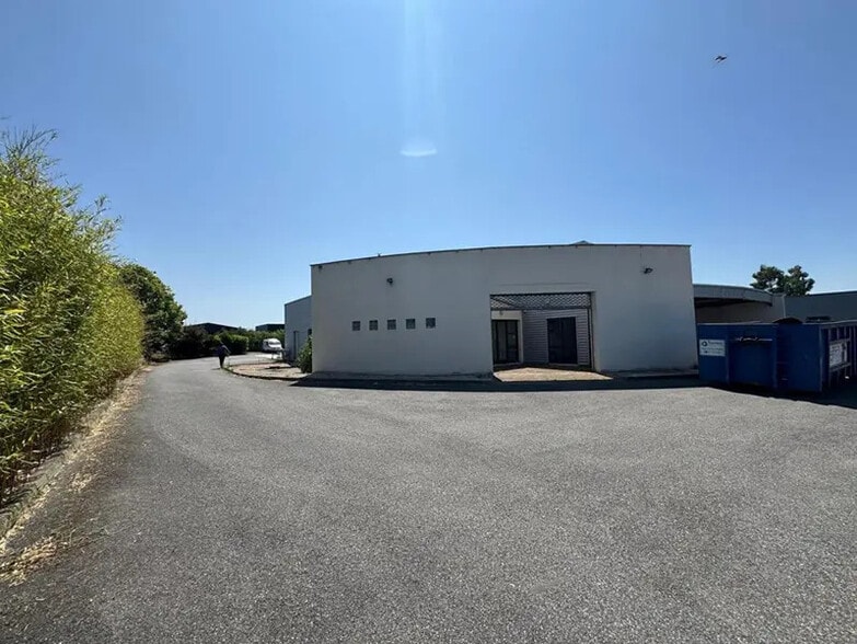 Industriel/Logistique dans Fontenilles à vendre - Photo de l’immeuble – Image 1 sur 5