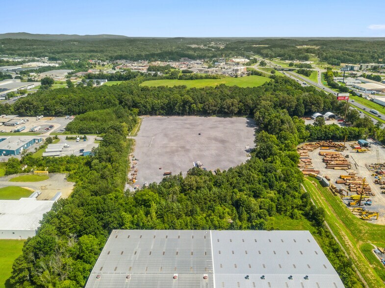 152 Tyler Dr, Calhoun, GA à vendre - Photo de l’immeuble – Image 3 sur 27