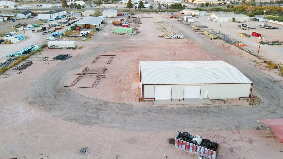 4417 W Industrial Ave, Midland, TX à vendre - Photo de l’immeuble – Image 3 sur 19