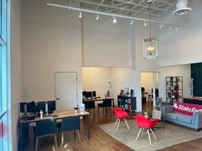 2400 S Rancho Dr, Las Vegas, NV à louer Photo intérieure– Image 2 sur 9