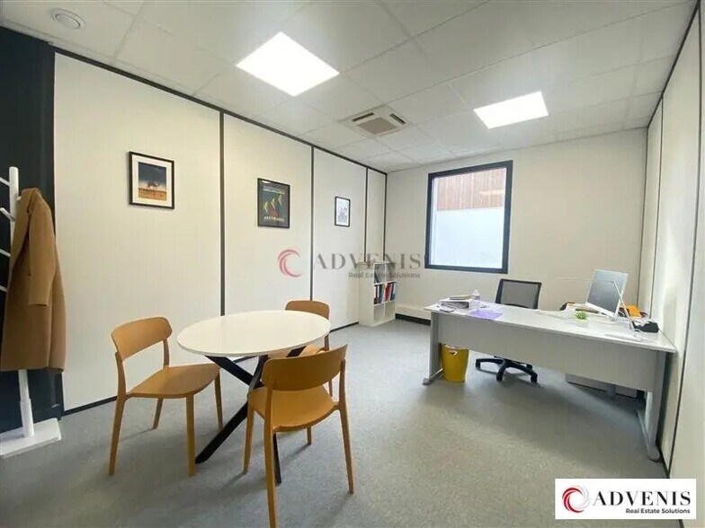 Bureau dans Mérignac à louer - Photo de l’immeuble – Image 2 sur 12