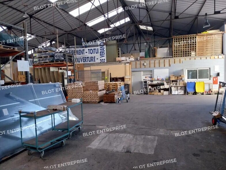 Local d’activités dans Rezé à louer - Photo de l’immeuble – Image 2 sur 9