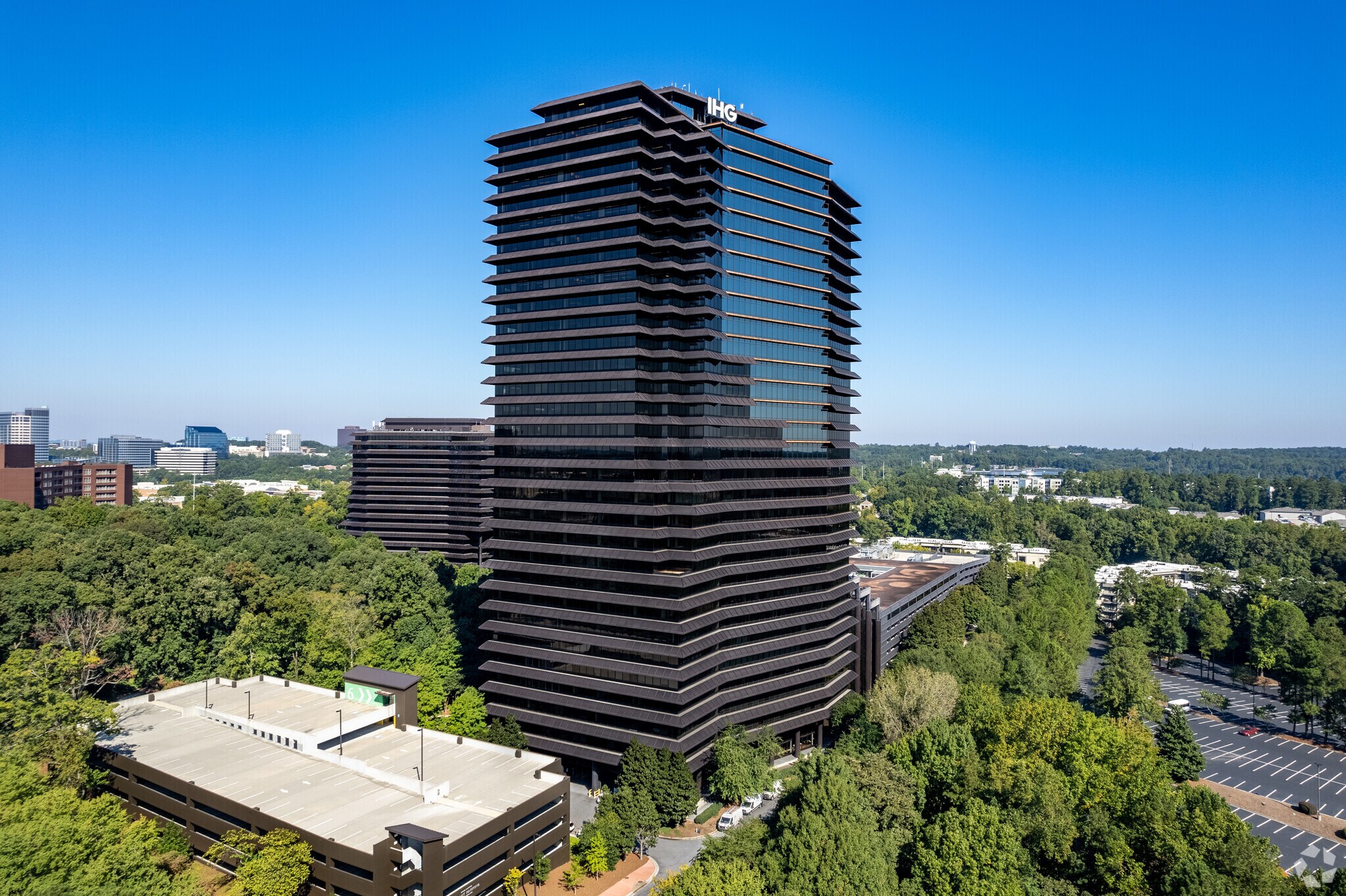 3 Ravinia Dr, Atlanta, GA à louer Photo de l’immeuble– Image 1 sur 21
