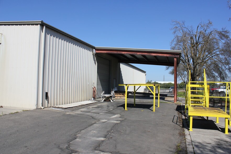 250 Commerce Ave, Atwater, CA à louer - Photo de l’immeuble – Image 3 sur 24