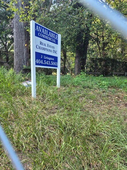 5895 Cumming Hwy, Canton, GA à vendre - Photo de l’immeuble – Image 3 sur 11