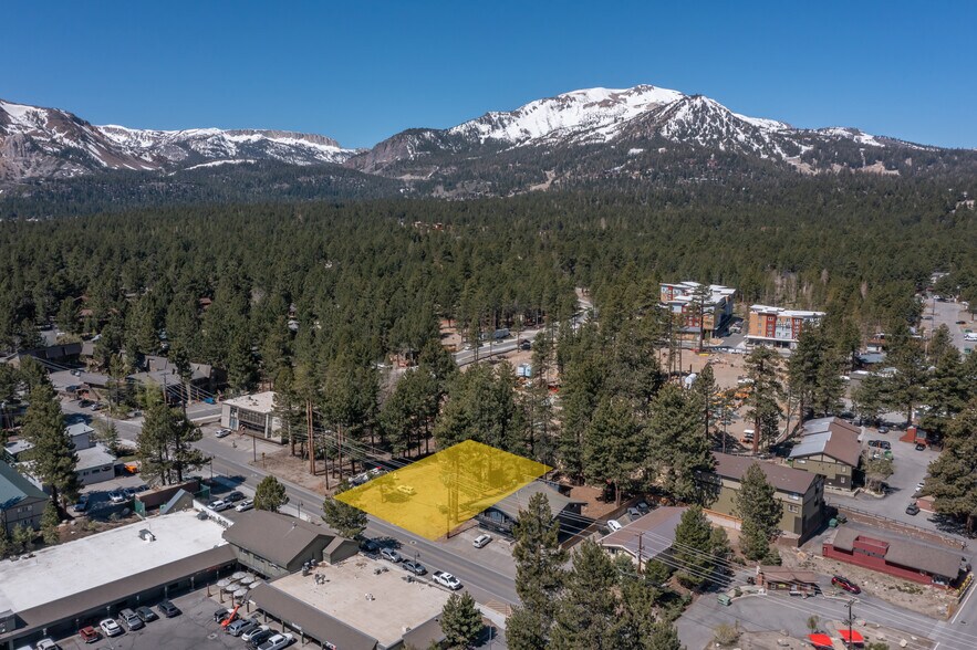 52 Laurel Mountain Rd, Mammoth Lakes, CA à vendre - Aérien – Image 3 sur 5