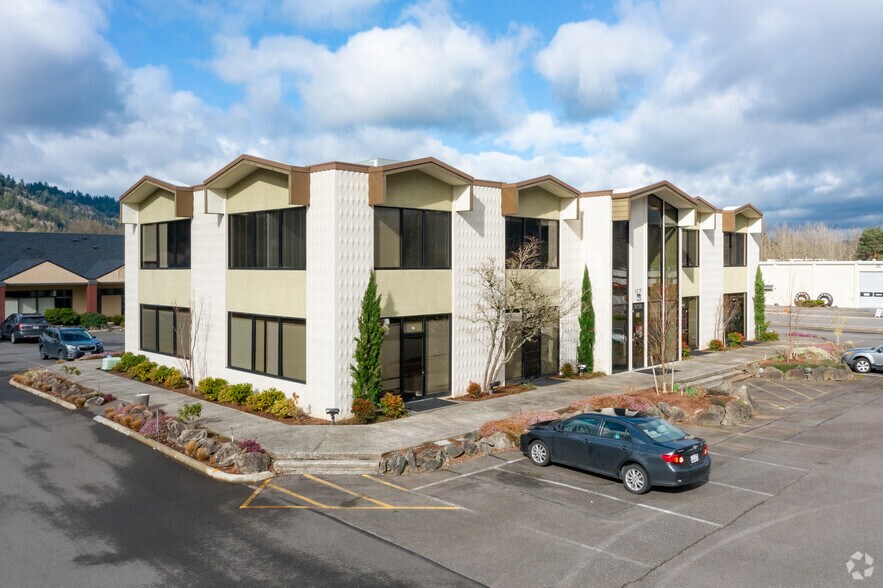1275 NW 12th Ave, Issaquah, WA à louer - Photo principale – Image 1 sur 3