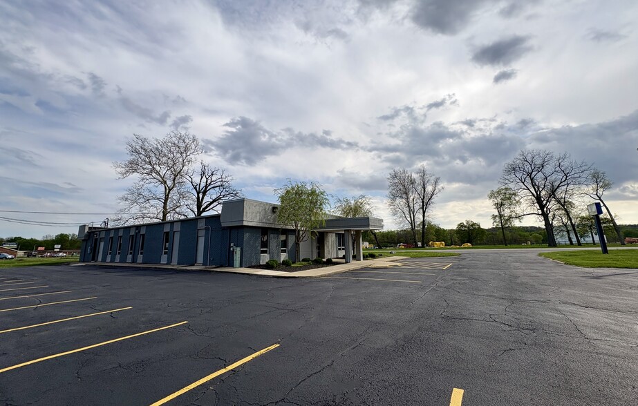1692 W Logansport, Peru, IN à louer - Photo de l’immeuble – Image 3 sur 7